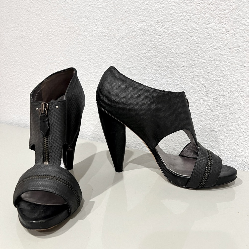 Botkler Leather Zipper Heels